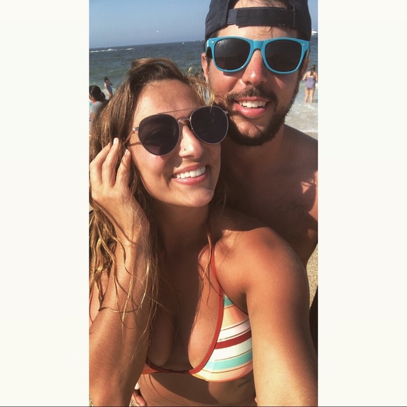 Meet your Posher, Taylor - Picture 2 of 5